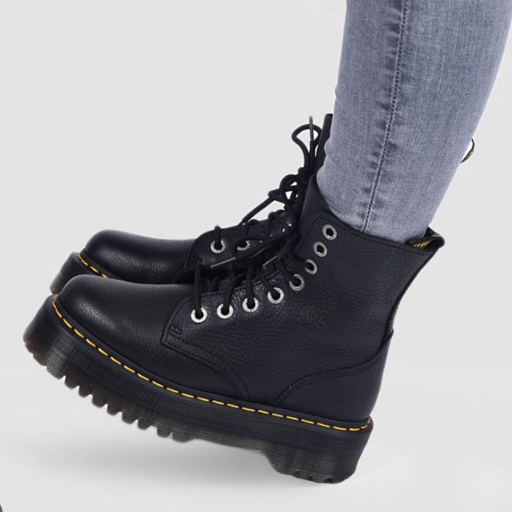 Dr. Martens Jadon III pisa leather boots